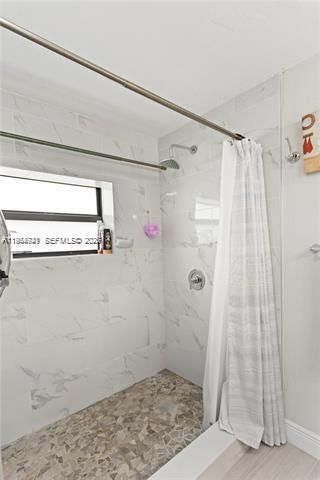 2407 Dewey Street, Hollywood, FL 33020