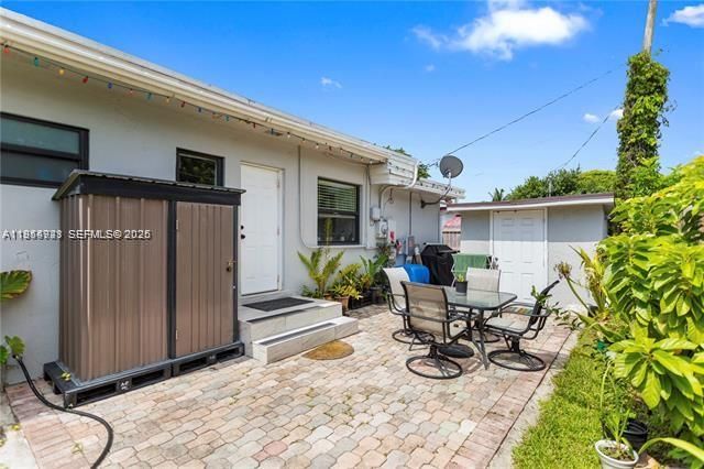 2407 Dewey Street, Hollywood, FL 33020