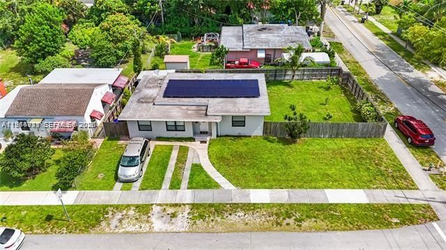 2407 Dewey Street, Hollywood, FL 33020