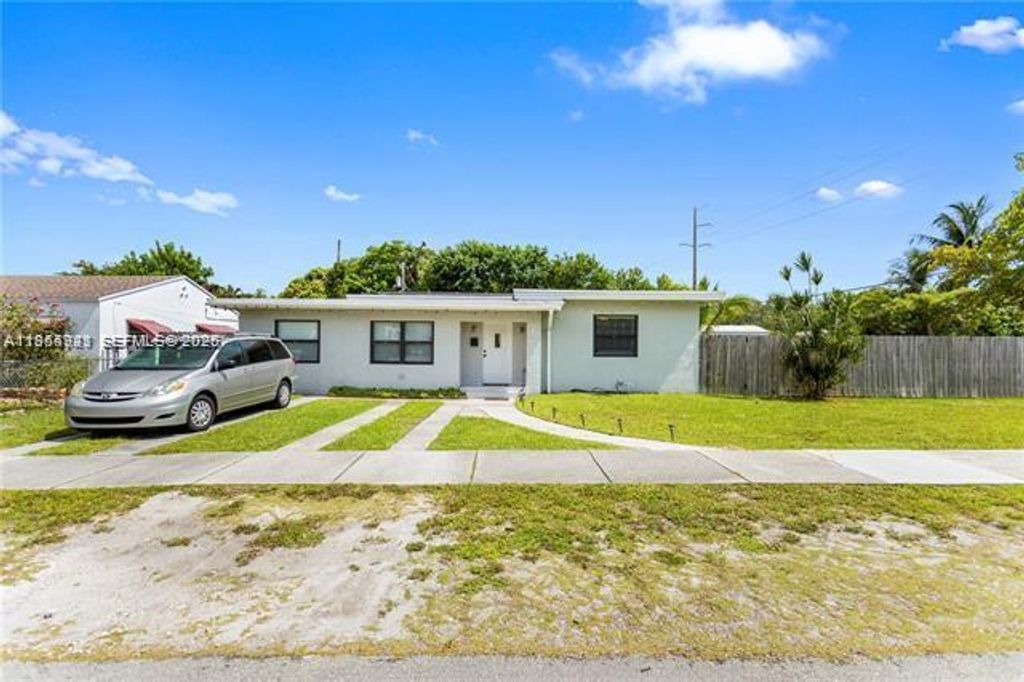 2407 Dewey Street, Hollywood, FL 33020