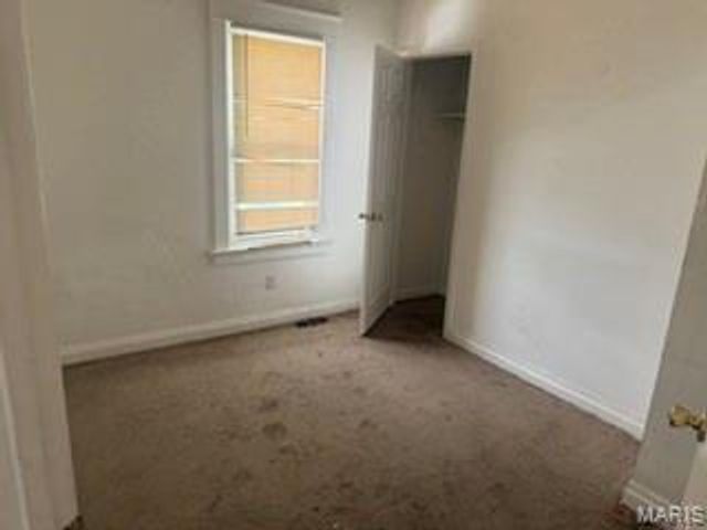 9078 Patrick Drive, St Louis, MO 63114