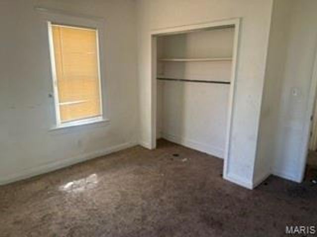 9078 Patrick Drive, St Louis, MO 63114