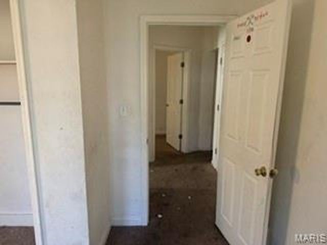 9078 Patrick Drive, St Louis, MO 63114