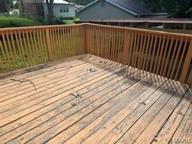 9078 Patrick Drive, St Louis, MO 63114