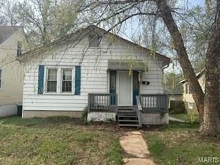 9078 Patrick Drive, St Louis, MO 63114