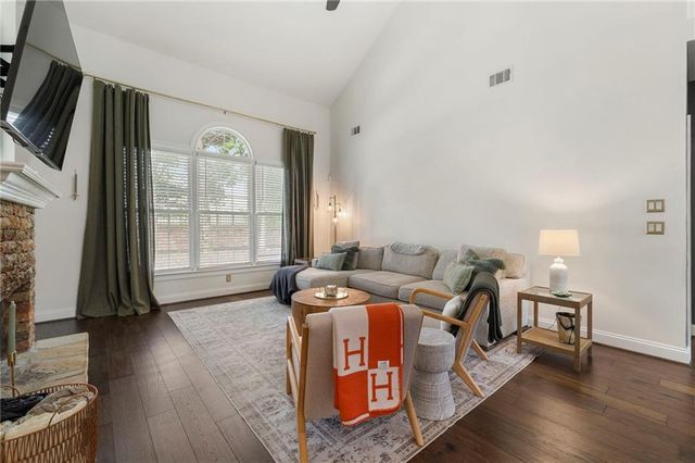 2751 Vinings Oak Drive SE, Atlanta, GA 30339