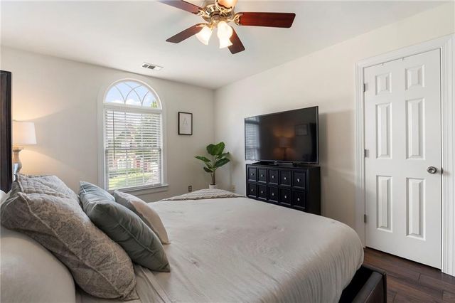 2751 Vinings Oak Drive SE, Atlanta, GA 30339