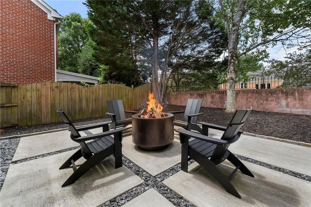 2751 Vinings Oak Drive SE, Atlanta, GA 30339