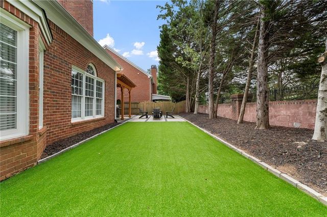 2751 Vinings Oak Drive SE, Atlanta, GA 30339