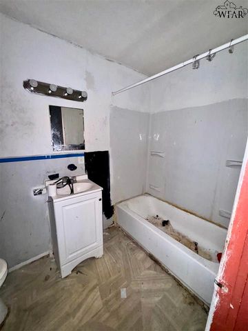 809 PARADISE STREET, Vernon, TX 76384