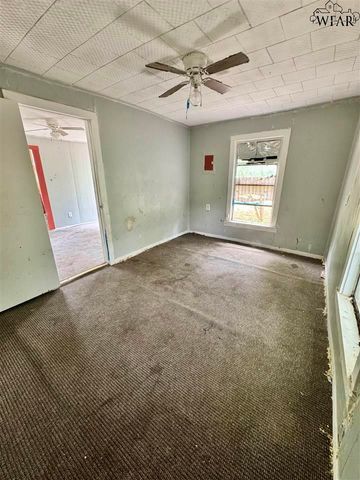 809 PARADISE STREET, Vernon, TX 76384