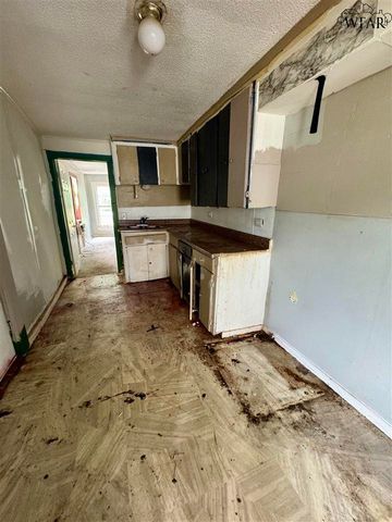 809 PARADISE STREET, Vernon, TX 76384