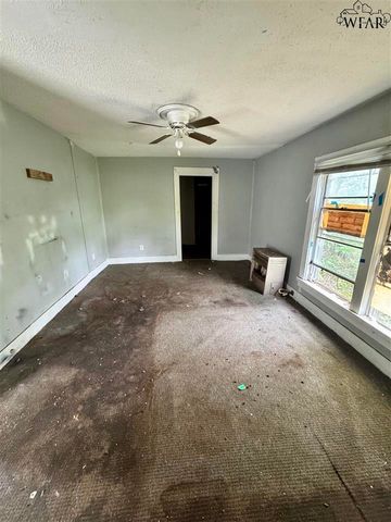 809 PARADISE STREET, Vernon, TX 76384