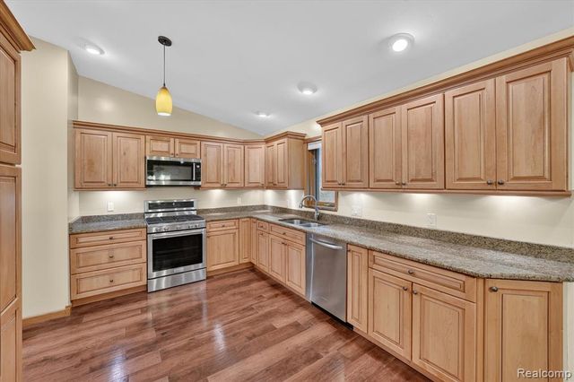 5001 Mohawk Avenue, Clarkston, MI 48348