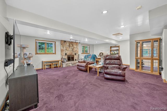5001 Mohawk Avenue, Clarkston, MI 48348