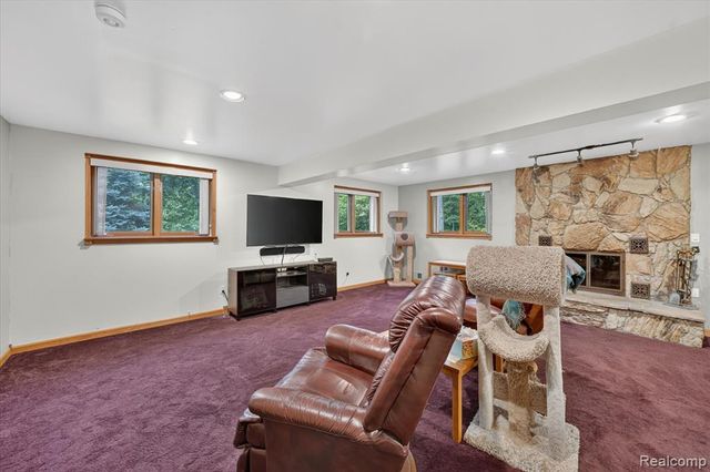 5001 Mohawk Avenue, Clarkston, MI 48348