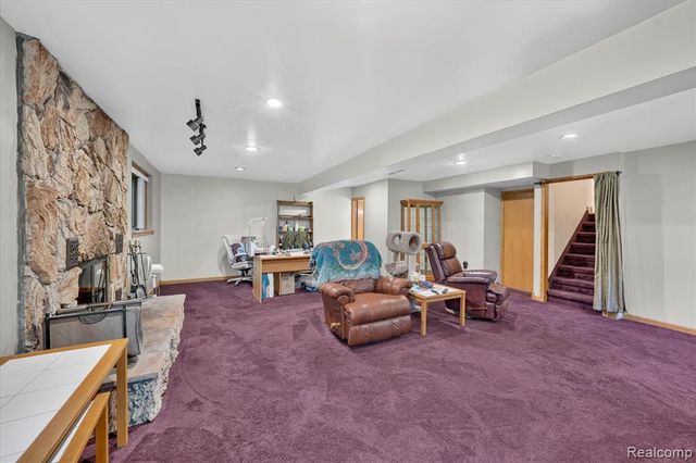5001 Mohawk Avenue, Clarkston, MI 48348