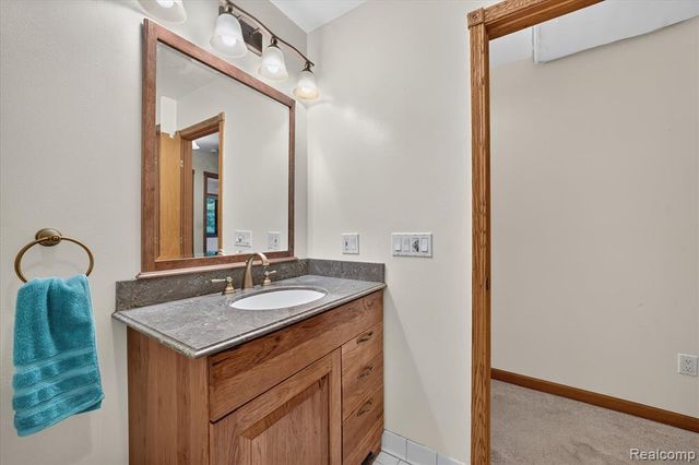 5001 Mohawk Avenue, Clarkston, MI 48348