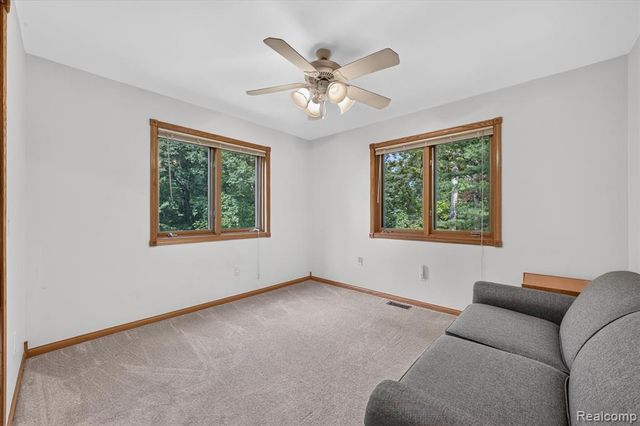 5001 Mohawk Avenue, Clarkston, MI 48348