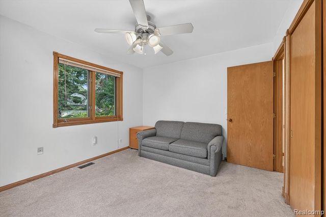 5001 Mohawk Avenue, Clarkston, MI 48348