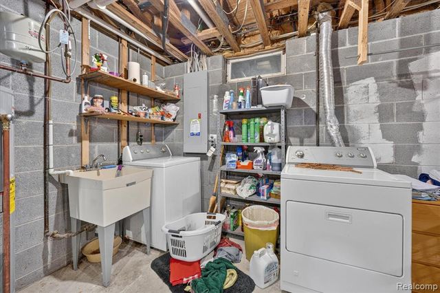 5001 Mohawk Avenue, Clarkston, MI 48348