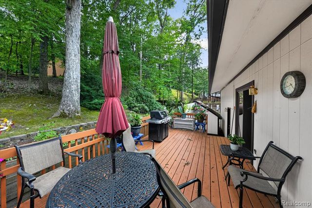 5001 Mohawk Avenue, Clarkston, MI 48348