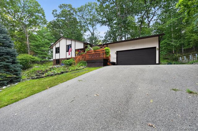 5001 Mohawk Avenue, Clarkston, MI 48348