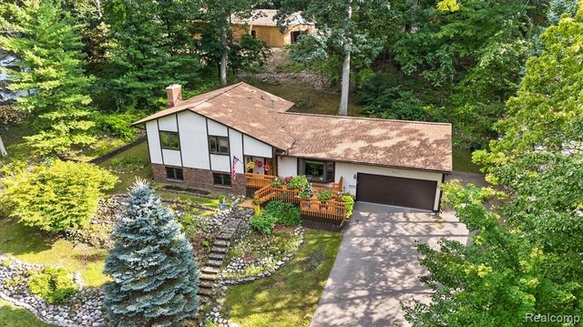 5001 Mohawk Avenue, Clarkston, MI 48348