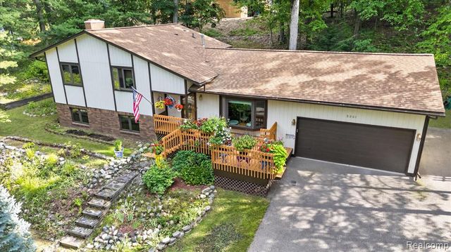 5001 Mohawk Avenue, Clarkston, MI 48348