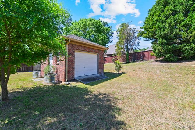 114 Brookstone Road, Wetumpka, AL 36093