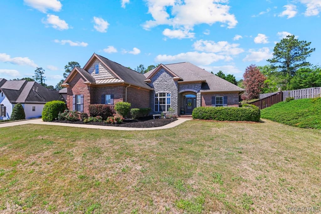 114 Brookstone Road, Wetumpka, AL 36093