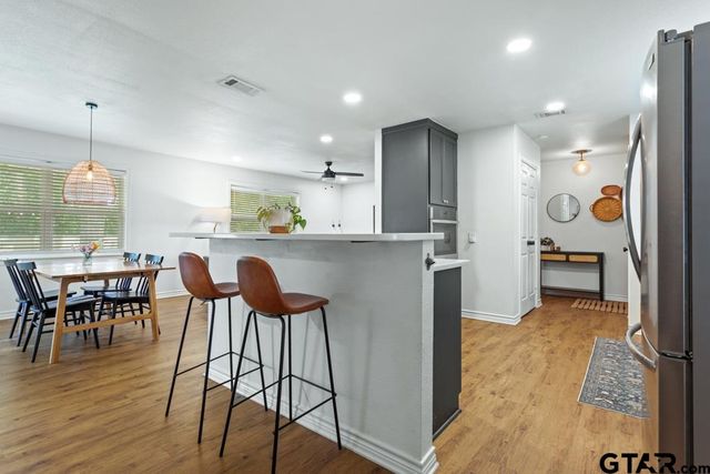 709 N GEORGIA St, Lindale, TX 75771