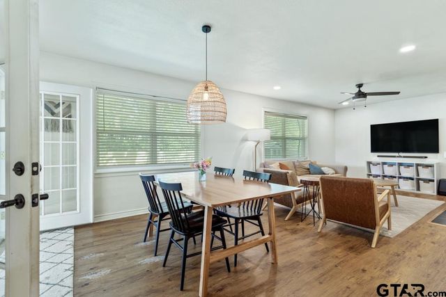 709 N GEORGIA St, Lindale, TX 75771