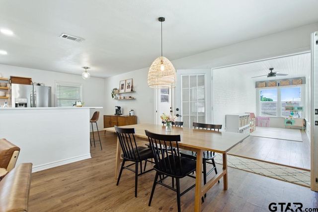 709 N GEORGIA St, Lindale, TX 75771