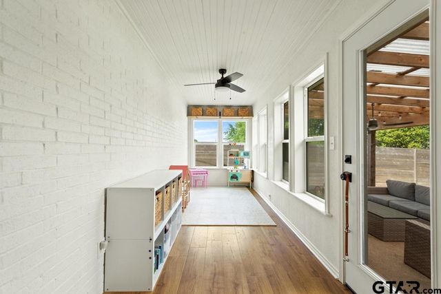 709 N GEORGIA St, Lindale, TX 75771