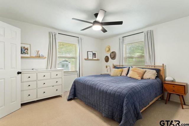 709 N GEORGIA St, Lindale, TX 75771