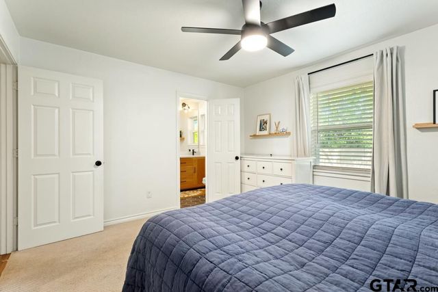 709 N GEORGIA St, Lindale, TX 75771