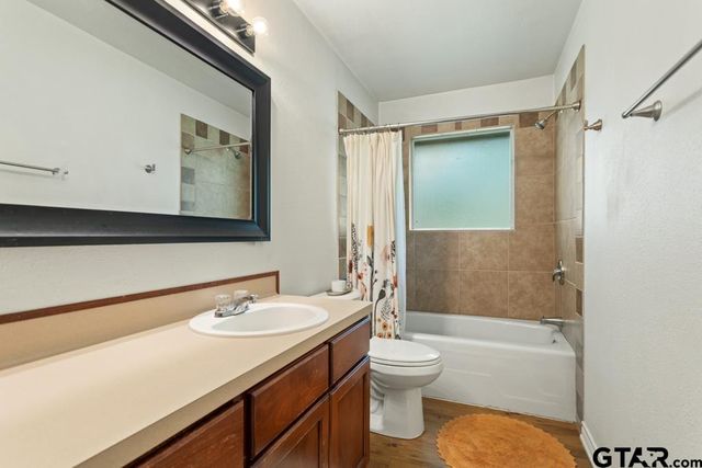 709 N GEORGIA St, Lindale, TX 75771