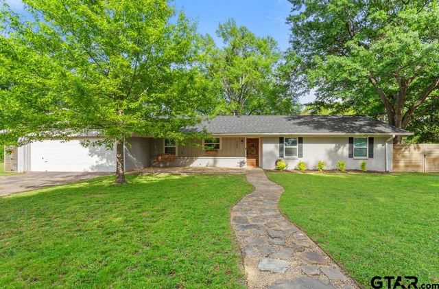 709 N GEORGIA St, Lindale, TX 75771