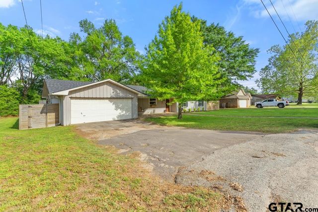 709 N GEORGIA St, Lindale, TX 75771