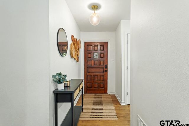 709 N GEORGIA St, Lindale, TX 75771