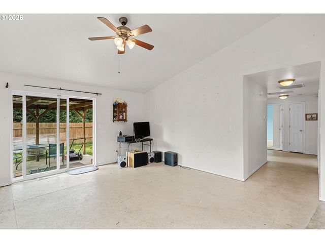 844 HAZEL St, Jefferson, OR 97352