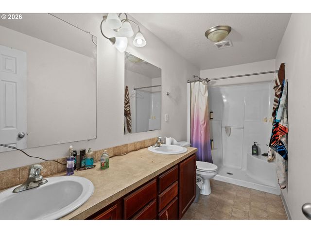 844 HAZEL St, Jefferson, OR 97352