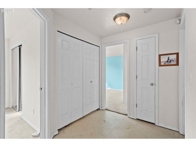 844 HAZEL St, Jefferson, OR 97352