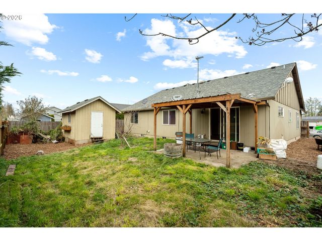 844 HAZEL St, Jefferson, OR 97352