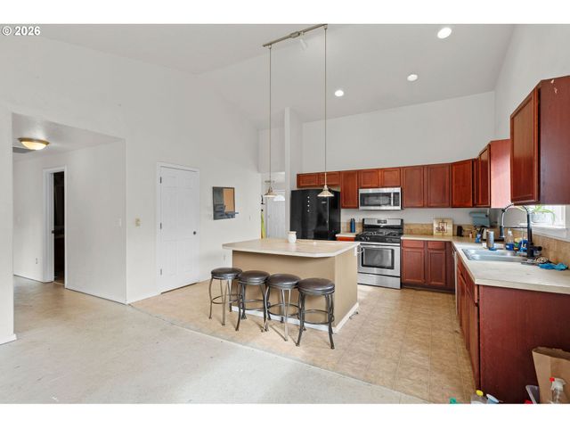 844 HAZEL St, Jefferson, OR 97352