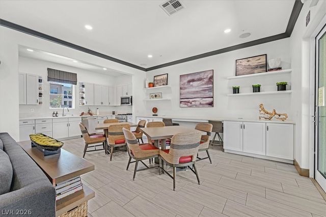 2555 Hampton Road 11203, Henderson, NV 89052