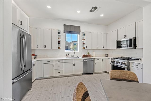 2555 Hampton Road 11203, Henderson, NV 89052