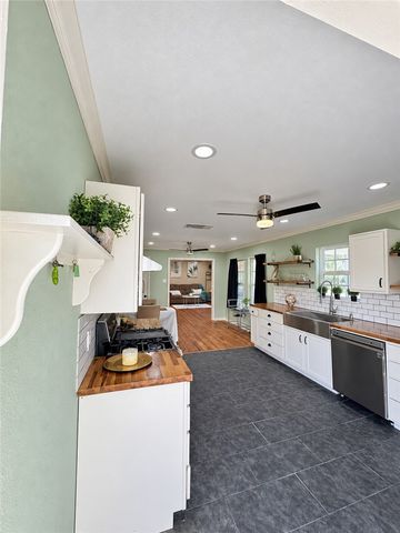 645 Mcclendon St, Corpus Christi, TX 78404