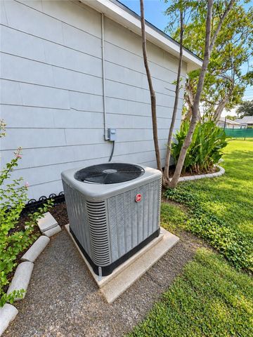 645 Mcclendon St, Corpus Christi, TX 78404